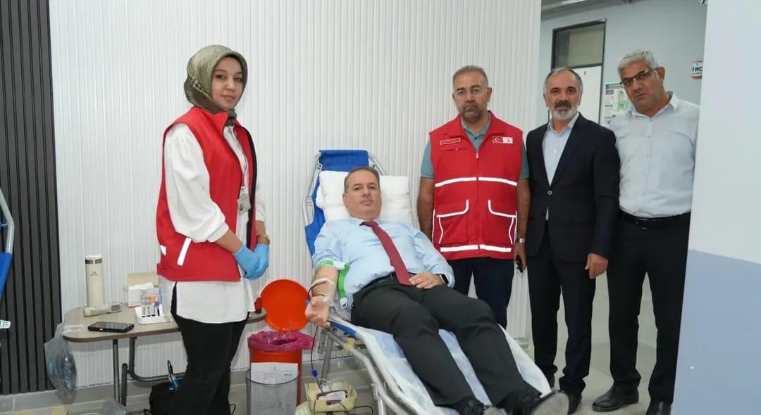 İl Milli Eğitim Müdürü Ali Tosun’dan kan bağışına destek