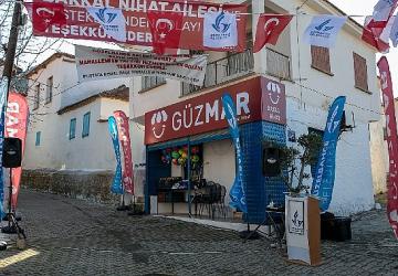 Güzelbahçe'de GÜZMAR Nihat Bakkal Açıldı