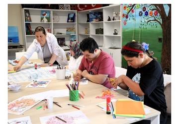 Gonca'da sanatla özgüven kazanıyorlar