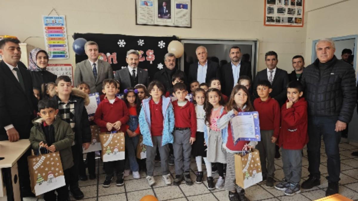 Bakan Yardımcısı Ahmet Aydın’dan Gerger Cumhuriyet İlkokulu’na ziyaret - Videolu Haber