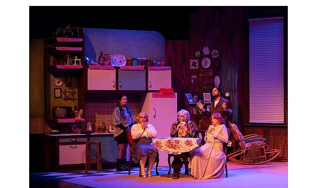 “Üç Jokerli Konken" Gebze'de seyirciyle buluştu