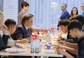 İl milli Eğitim Müdürü Dr Ömer Yahşi pansiyonda Öğrencilerin Sofrasına Konuk Oldu