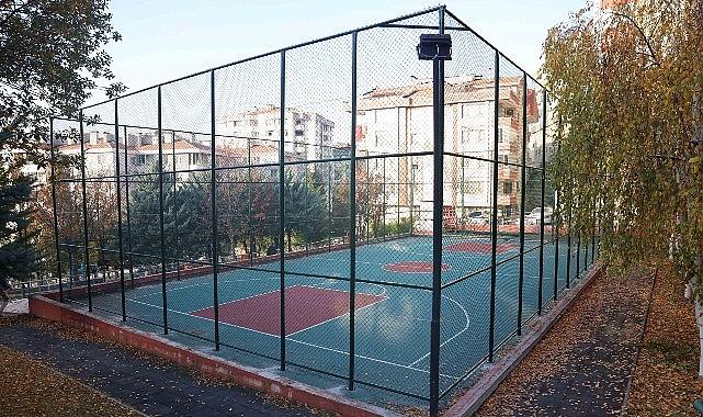 Çankaya Belediyesi 19 Parkında Spor Alanlarını Yeniledi