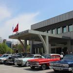 Kadıköy'de Sevgililer Günü'ne Özel Klasik Otomobil Konvoyu