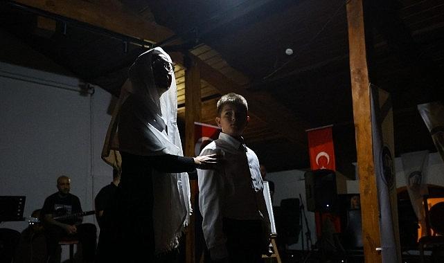 Atatürk, Efes Selçuk'ta Şarkılar ve Şiirlerle Anıldı