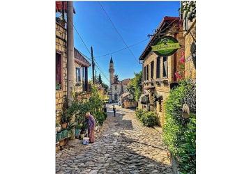 Yeşilyurt Köyü, Sonbaharın Renkleri Eşliğinde Cumhuriyet Coşkusunu Doğada Kutluyor