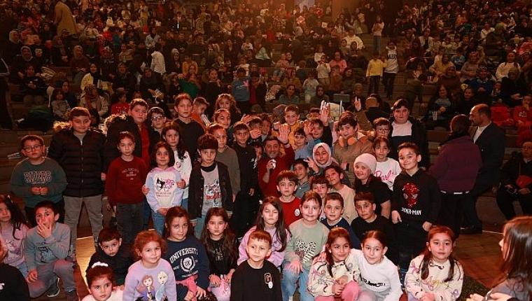 Belediye Başkanımız Rasim Arı'nın Çocuklara Hediyesi