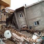 Adıyaman’da iki katlı bina çöktü, bitişikteki bina tahliye edildi - Videolu Haber