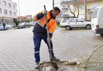 Temizlik İşleri Ekipleri 7/24 Sahada
