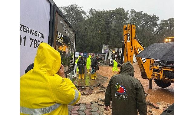 Kemer Belediyesi aralıksız çalışıyor