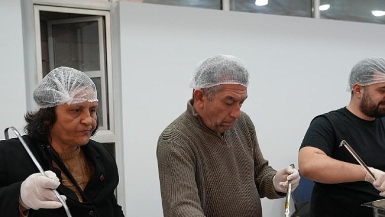 Seferihisar'da Ramazan dayanışması ilk iftarla başladı