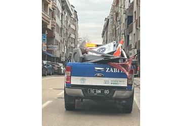 Nilüfer'de kaldırımlar işgallerden arındırılıyor