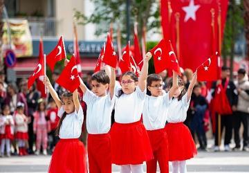 Narlıdere'de 23 Nisan Coşkusu Doyasıya Yaşandı