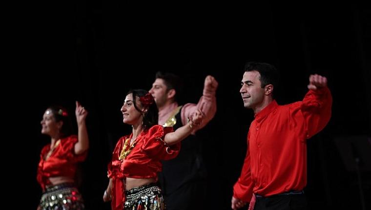 “Türkü Türkü Türkiyem Hemdem" konseri büyük beğeni topladı