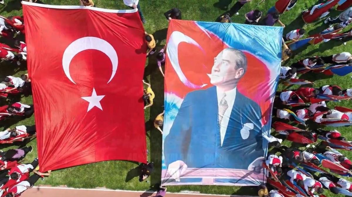 23 Nisan’da Adıyaman’da Renkli Kutlamalar: Minik Vali’den 'Radar' Talimatı - Videolu Haber