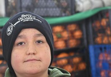 Çarşamba Pazarı Esnafına Eldiven ve Bere Desteği