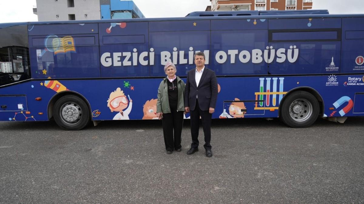 İzmir’den Adıyaman’a dayanışma eli: Gezici Bilim Otobüsü öğrencilerle buluştu - Videolu Haber