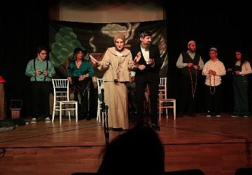 'Miras Değil Mübarek' Tiyatro Oyunu İkinci Gösterimiyle Büyük Beğeni Topladı