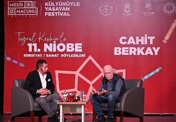 Usta Sanatçı Cahit Berkay Manisalılarla Buluştu