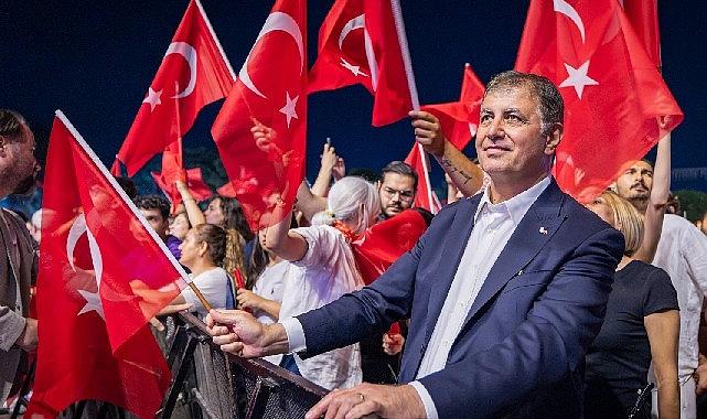 “Cumhuriyet, bir ülkenin küllerinden yeniden doğuşunda, karanlığa meydan okuyuşundadır"