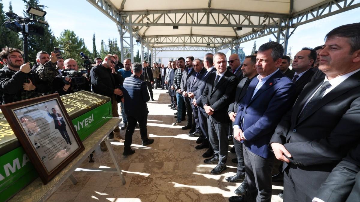 Özgür Özel, Zeynal Bakır’ın cenaze törenine katıldı