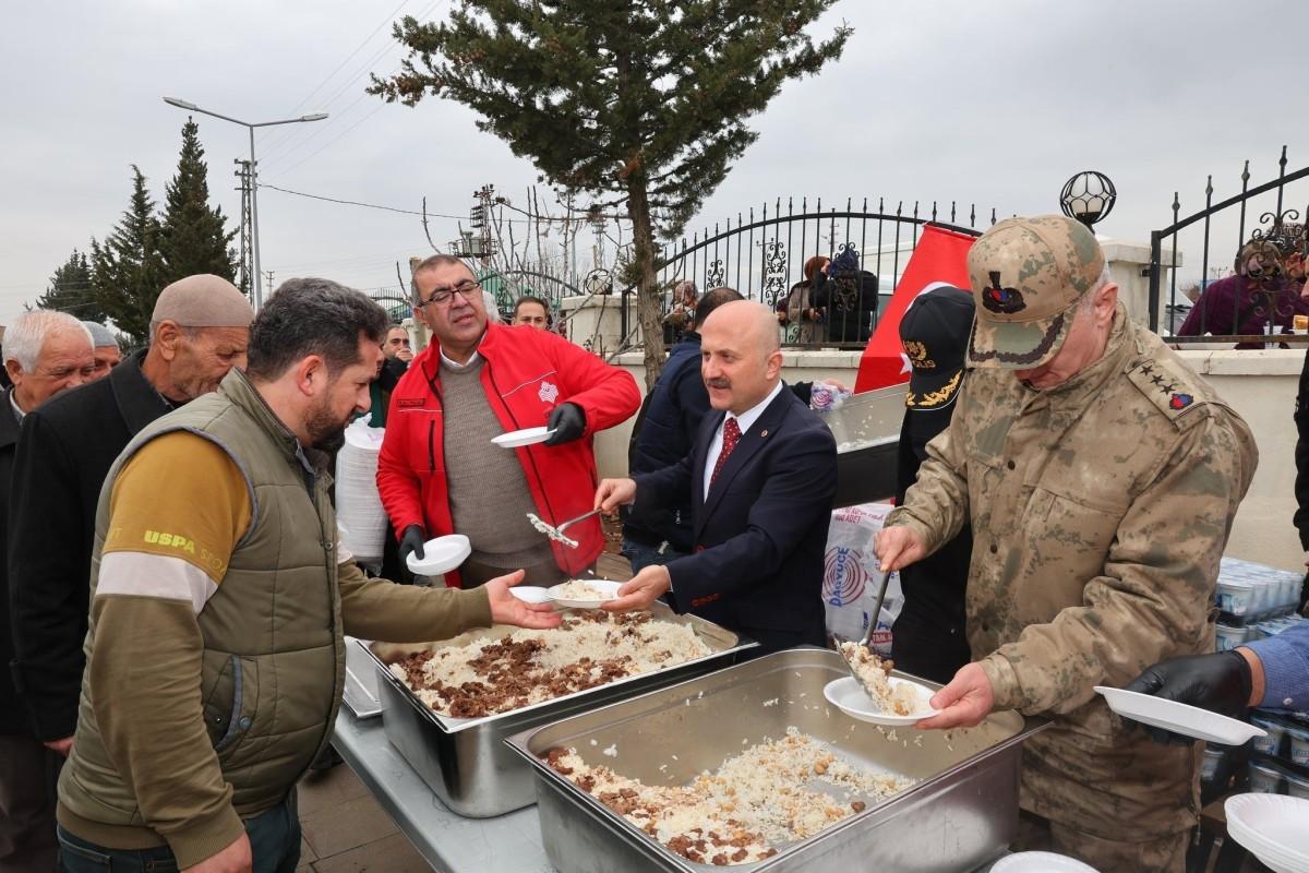 Vali Varol, şehitler için düzenlenen etkinlikte vatandaşlarla buluştu