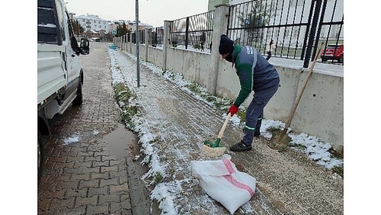 Lüleburgaz Belediyesi'nden kar mesaisif