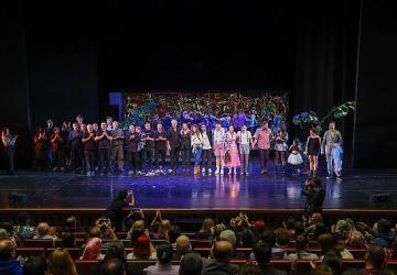 Bakırköy Belediye Tiyatroları'nın Oyunlarında Koltuk Gençlerin