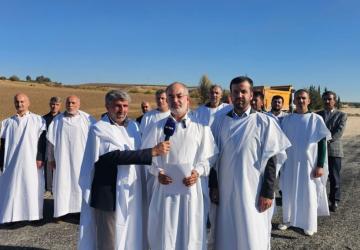 Başkan Yetiş, beyaz giysilerle Adıyaman-Kahta Yolun’da artan kazalara tepki gösterdi - Videolu Haber