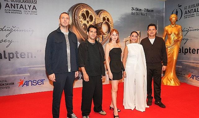 Altın Portakal'da İlk Gala: “Gelin Takımı 2" Ekibiyle Birlikte Seyirci Karşısındaydı