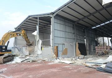 Nilüfer'de 2 kaçak yapı yıkıldı