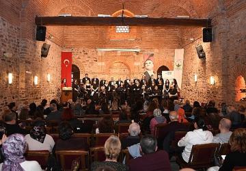 Osmangazi Belediyesi'nden Sevgililer Günü'nde “Sevgi Notaları" Konseri