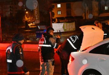 Adıyaman’da ‘Huzurlu Sokaklar – 3’ uygulaması: 2 aranan şahıs yakalandı