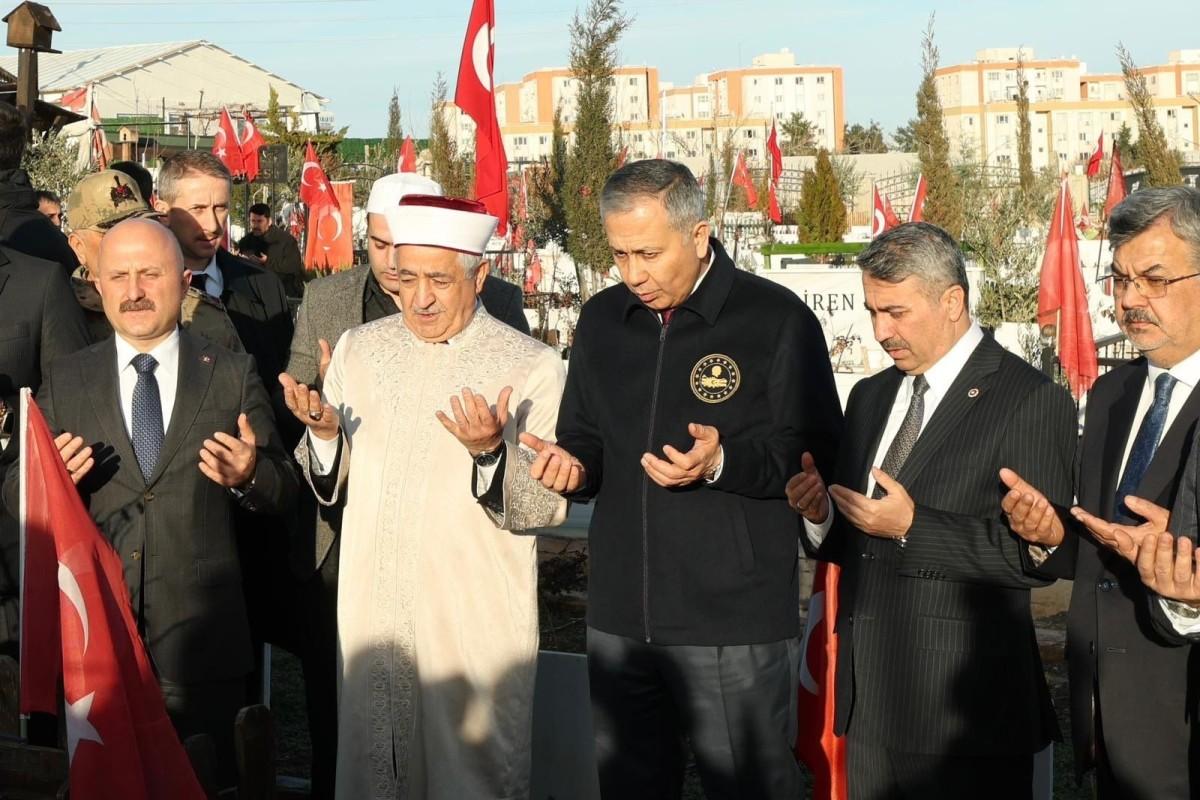 Ali Yerlikaya Adıyaman Yeni Mezarlığı’nda deprem şehitlerini andı