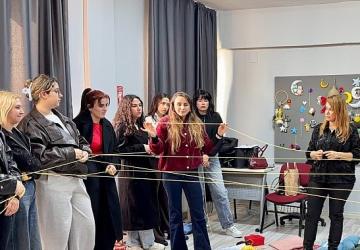 Yenişehir'de genç kadınlara 'Güvenli ilişki' rehberi