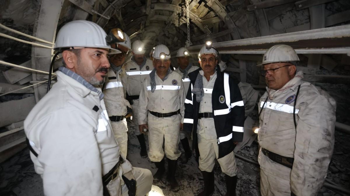 Bakan Yardımcısı Ahmet Aydın, Zonguldak’ta madencilerle yer altına indi