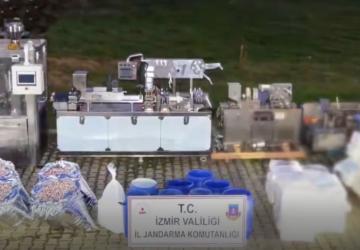 İzmir’de 1,6 ton uyuşturucu hap hammaddesi ele geçirildi - Videolu Haber
