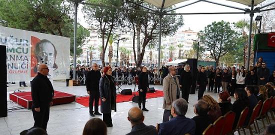 Uğur Mumcu Karabağlar 'da Özlem, Saygı ve Aydınlık Kararlılığıyla Anıldı