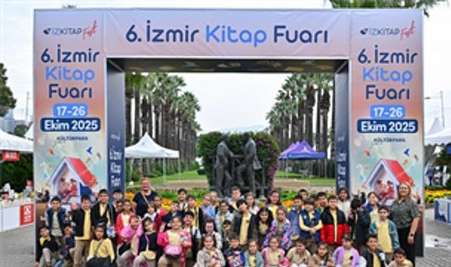 İZKİTAP'a her yaştan ziyaretçi