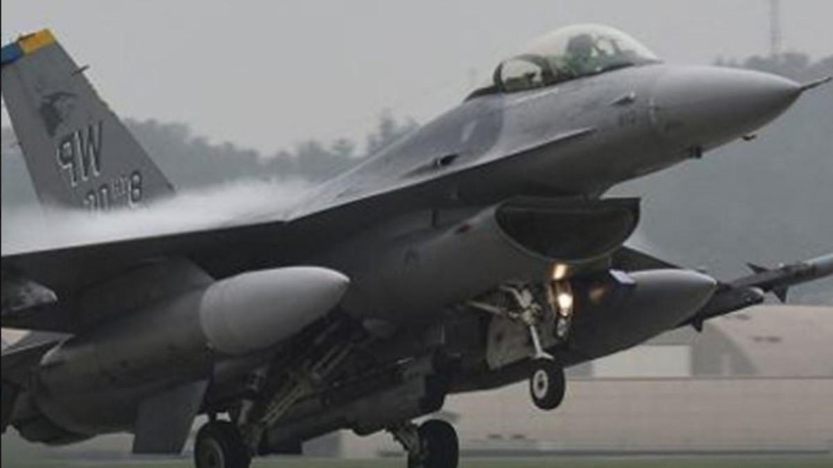 ABD’ de F-16 uçağı eğitim uçuşu sırasında düştü