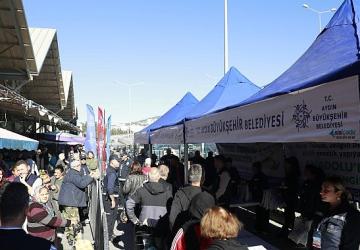 Aydın Büyükşehir Belediyesi Binlerce Kışlık Fideyi Kuşadalılar ile Buluşturdu