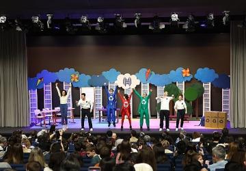 Halkbank Çocuk Tiyatrosu “Süper Kahramanlar: Dünyamızı Koruyoruz!" oyunu seyircisiyle buluşuyor