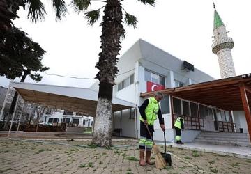 Çeşme Belediyesinden Ramazan öncesi camilerde kapsamlı temizlik