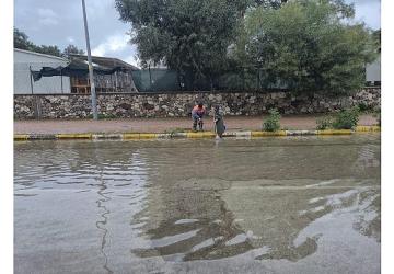 Mazgalların temizliği tüm hızıyla sürüyor