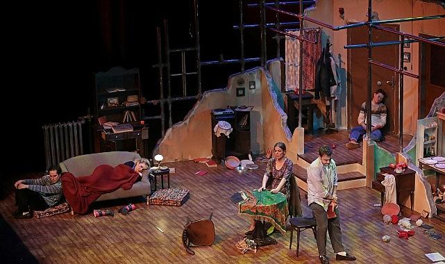 Masum Bir Kutlamadan Etik Bir Çöküşe: “Sevgili Yelena Sergeyevna"