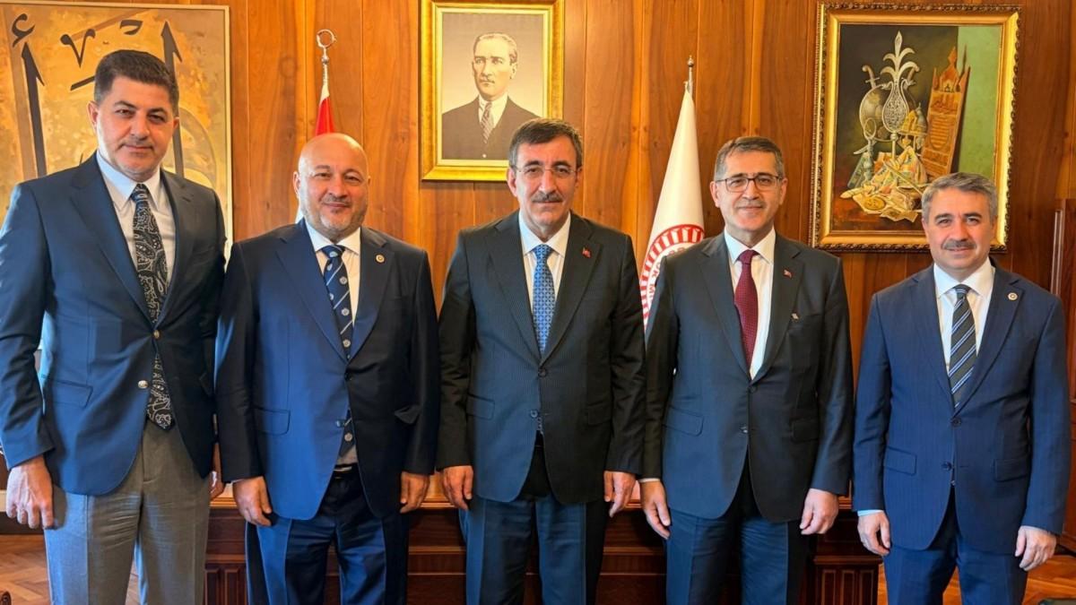 Adıyaman’a yatırımlarda yeni adımlar: Milletvekilleri Yılmaz ve Şenel ile görüştü Adıyaman’a yatırımlarda yeni adımlar: Milletvekilleri Yılmaz ve Şenel ile görüştü