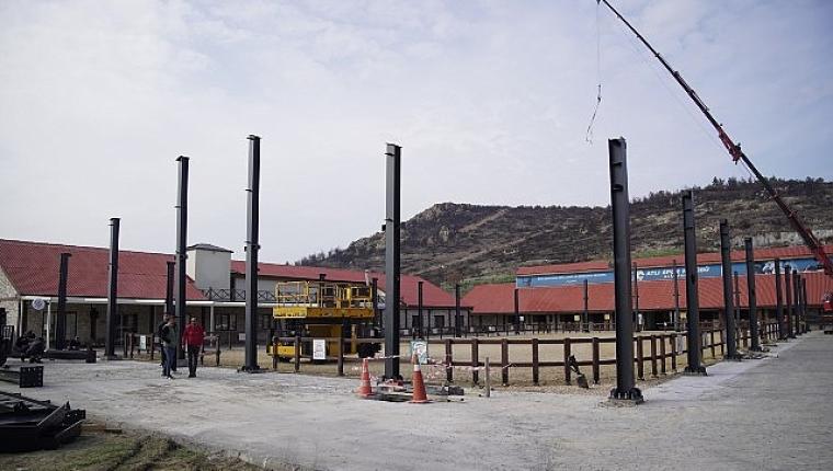 Aliağa'da Atla Terapi ve Binicilik Hizmetleri Dört Mevsim Devam Edecek