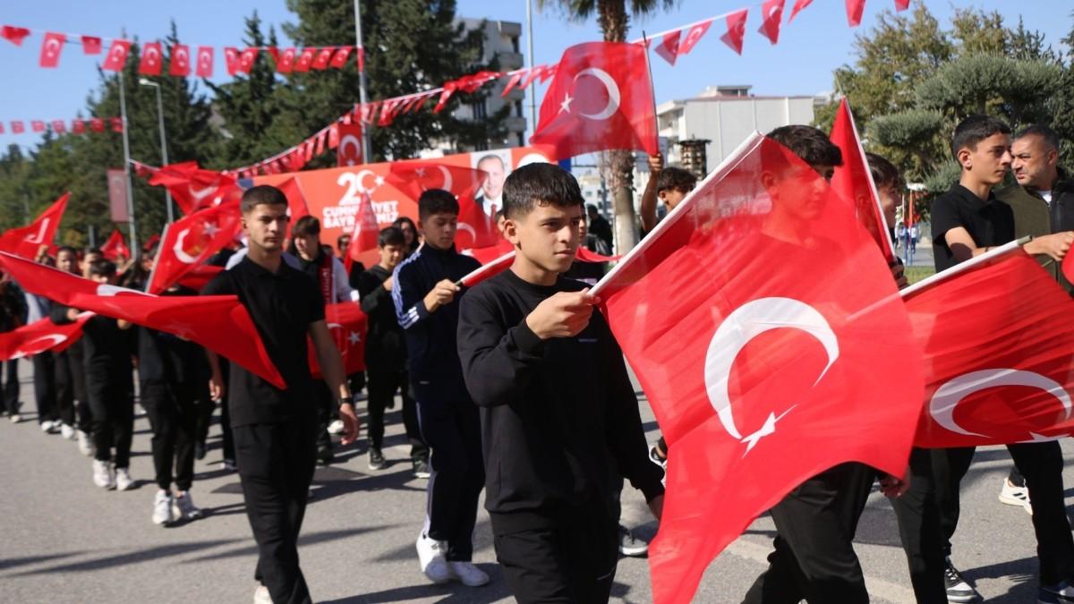 Adıyaman’da 29 Ekim Cumhuriyet Bayramı’nın 102. yıl coşkusu - Videolu Haber Adıyaman’da 29 Ekim Cumhuriyet Bayramı’nın 102. yıl coşkusu - Videolu Haber