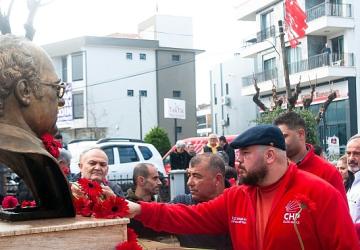 Güzelbahçeliler Mumcu'yu Unutmadı