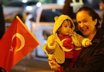 Karabağlar 'da Coşkulu Cumhuriyet Korteji